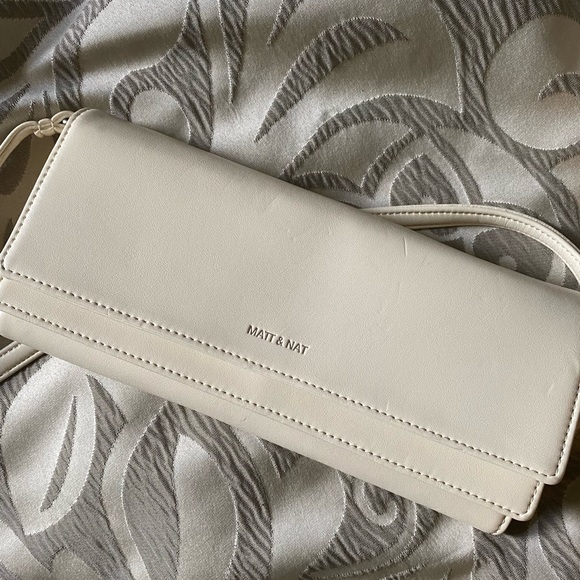 Matt & Nat vegan leather clutch bag - Picture 2 of 16
